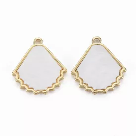 Arany Fehér Színű Szintetikus Kagyló Medál 18x16,5mm