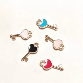 Arany Rózsaszín Színű Tűzzománc Kulcs Medál 16x7mm