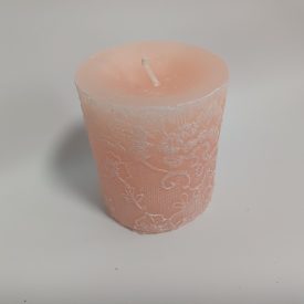 Barack Színű Csipke Virágos Henger Gyertya 7x6,5cm