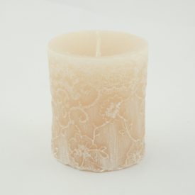 Bézs Csipke Virágos Henger Gyertya 7x6,5cm
