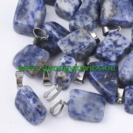   Brazil Világos Szodalit Ásvány Medál Ezüst Színű Akasztóval 15-35x10-20x5-15mm
