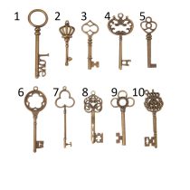 Bronz Színű Kulcs (10) Medál 70x22mm