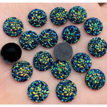 Druzy Műgyanta Szivárványos Kék Színű (55) Kaboson 12mm
