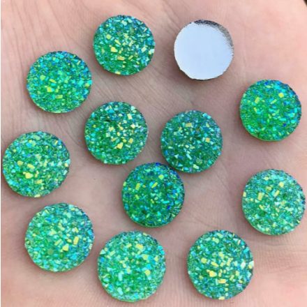 Druzy Műgyanta Szivárványos Zöld Színű (54) Kaboson 12mm