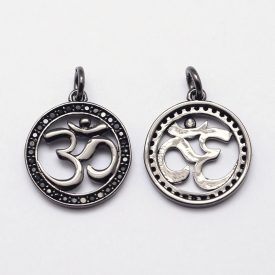 Fekete Színű Cirkónia Strasszos Aum Ohm Om Medál 17x15mm