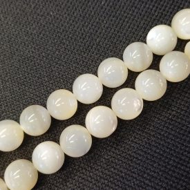 Ezüst Csíkos Krém Színű Kagyló Gyöngy 8mm