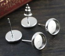   Nemesacél Ezüst Színű Kaboson Tartó Bedugós Fülbevaló Szilikon Dugóval 8mm