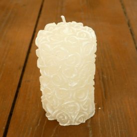 Fehér Csipke Virágos Henger Gyertya 7x4cm