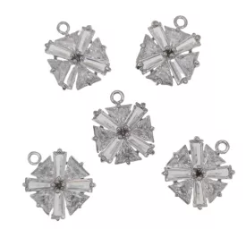   Ezüst Színű Cirkónia Strasszos Kocka Virág Hópehely Medál 14x14mm