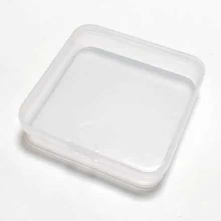 Gyöngytároló Műanyag Kocka Doboz (13) Gyöngyfűzéshez 12,5x12,5x3,5cm