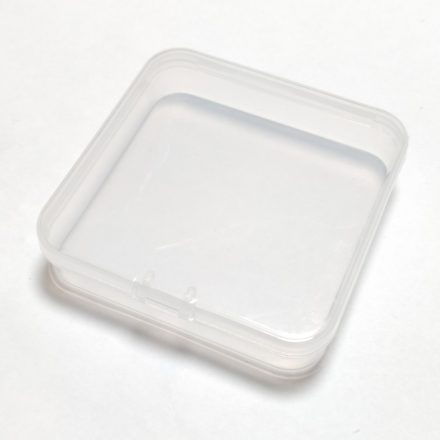 Gyöngytároló (6) Műanyag Kocka Doboz Gyöngyfűzéshez 8,4x8,4x2,8cm