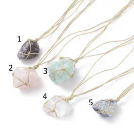   Nyers Ametiszt (1) Ásvány Medál Viaszolt Kordszálon Nyaklánc Medál: 30-40x20-30x15-20mm Lánc: 68cm