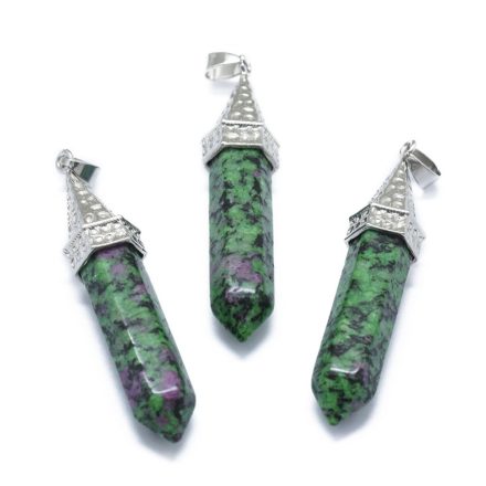 Rubin Fuchsit Ásvány Medál Ezüst Színű Akasztóval 61x14,5x12,5mm