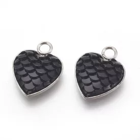   Ezüst Színű Nemesacél Fekete (6) Pikkely Flitter Szív Medál Nyaklánc 16x13mm