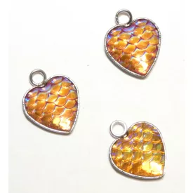   Ezüst Színű Nemesacél Narancssárga Szivárványos (4) Pikkely Flitter Szív Medál Nyaklánc 16x13mm